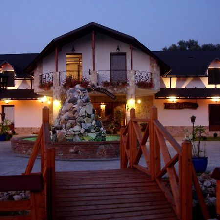 Pension La Taticu Săcălăşeni Exteriör bild