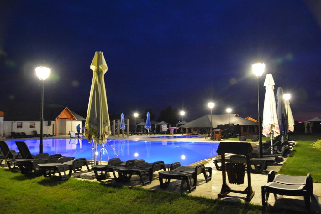 Pension La Taticu Săcălăşeni Exteriör bild