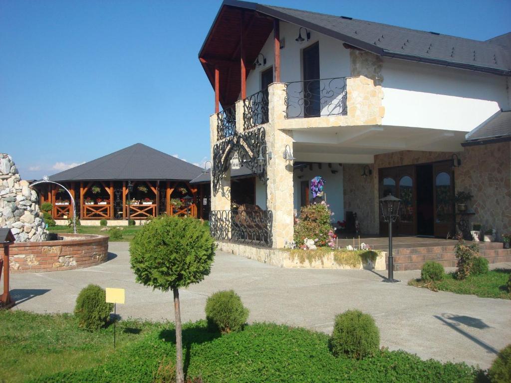 Pension La Taticu Săcălăşeni Exteriör bild