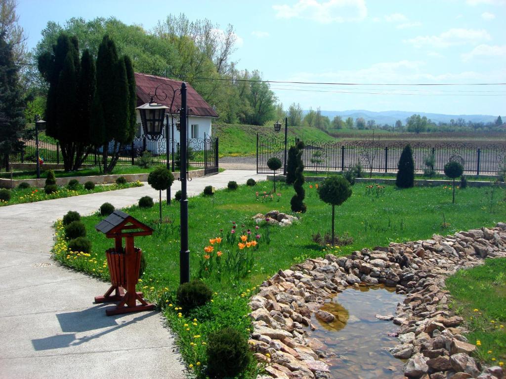 Pension La Taticu Săcălăşeni Exteriör bild
